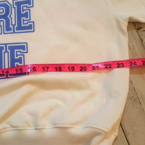 Zara “Bonjour Notre Dame” White Contrast Sweatshirt bloggers favorite - Picture 9 of 10